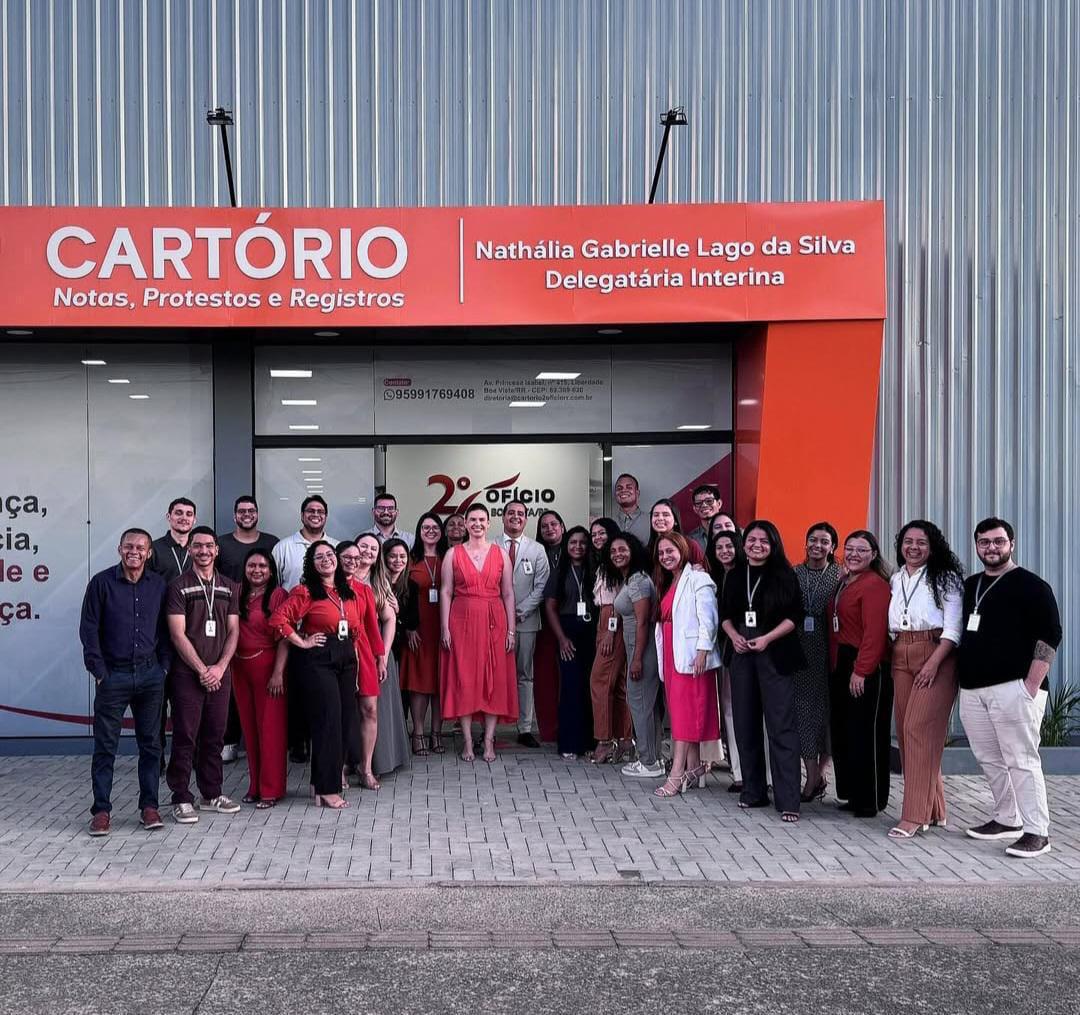 Fachada oficial e equipe do Cartório do 2º Ofício em Boa Vista